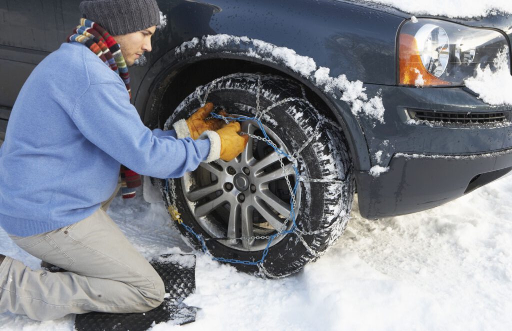 montaje de cadenas para nieve